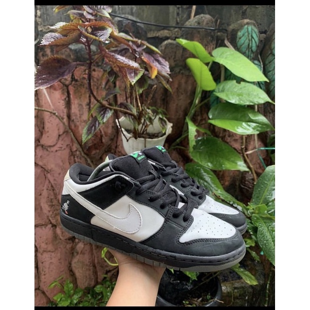 Nike SB Dunk Low Staple Panda Pigeon