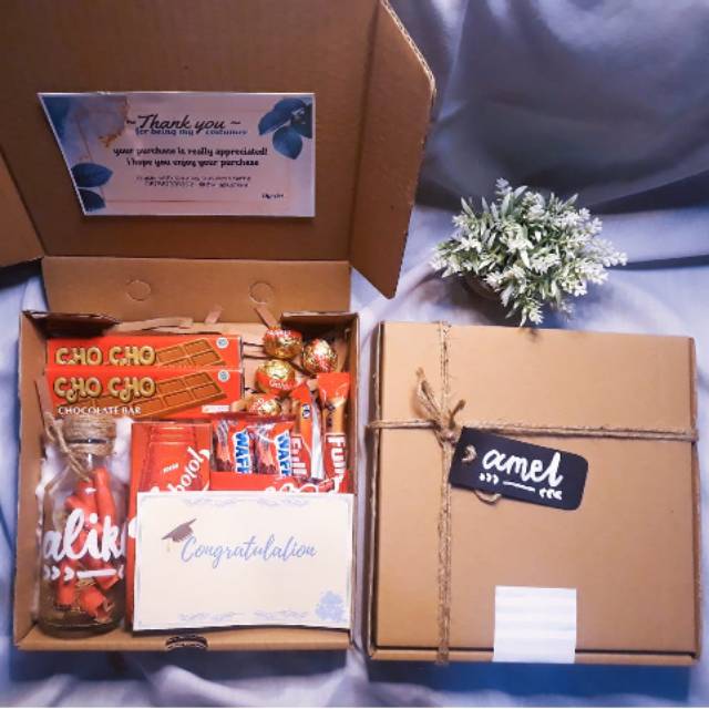 

Hampers Wisuda murah / Hampers Snack / Hadiah Gift Box