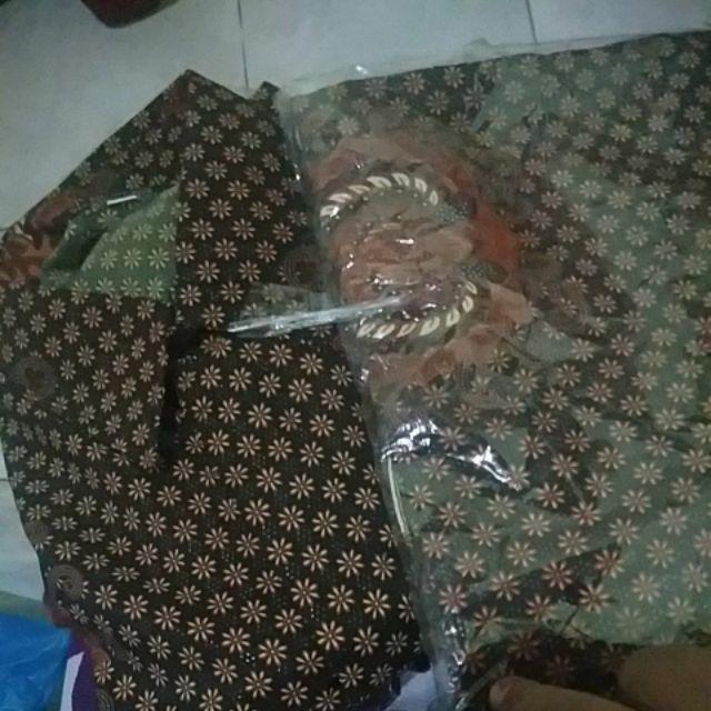 Couple Rok Dan Kemeja Panjang