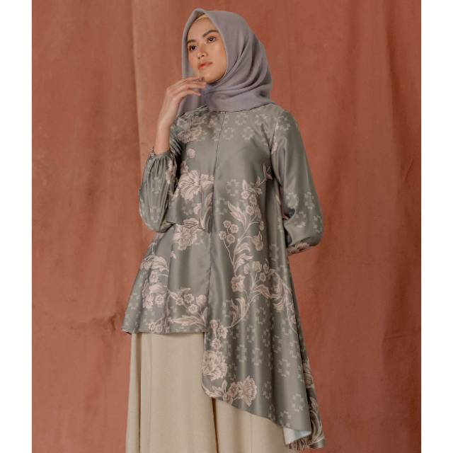 Cendana Tunik Wearing Klamby