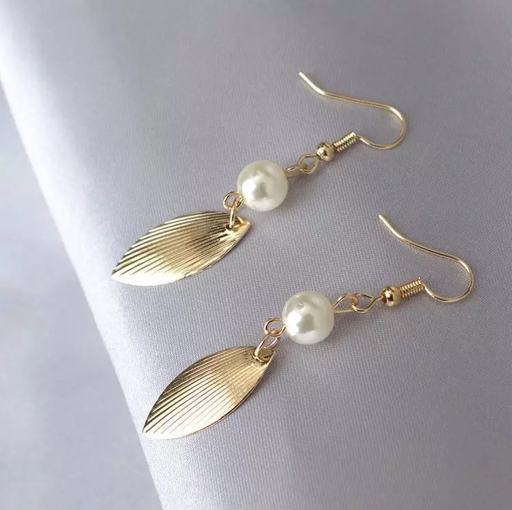 MORYMOSHI A65 Anting Tusuk Mutiara Daun Fashion Wanita Korea