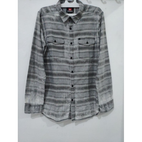 Kemeja Quiksilver Abu Grey Cowok Pria Preloved