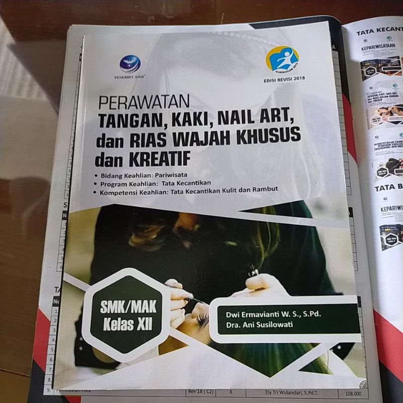 

Perawatan Tangan,Kaki,Nail,Art dan Rias Wajah Khusus Dan Kreatif Kelas 12