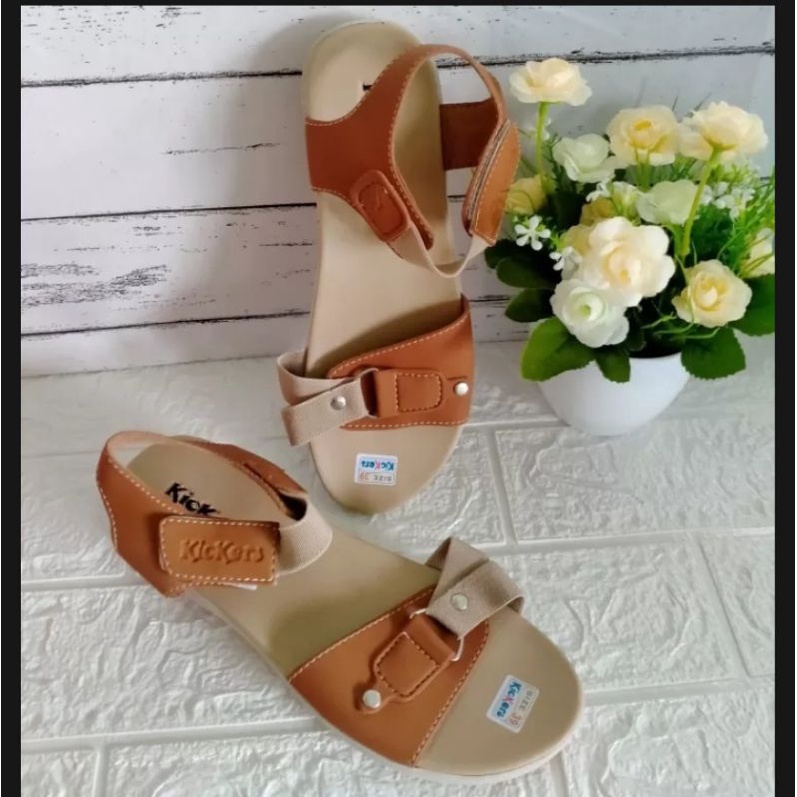 SANDAL FLAT WANITA "KICKERS" MODEL SANDAL GUNUNG