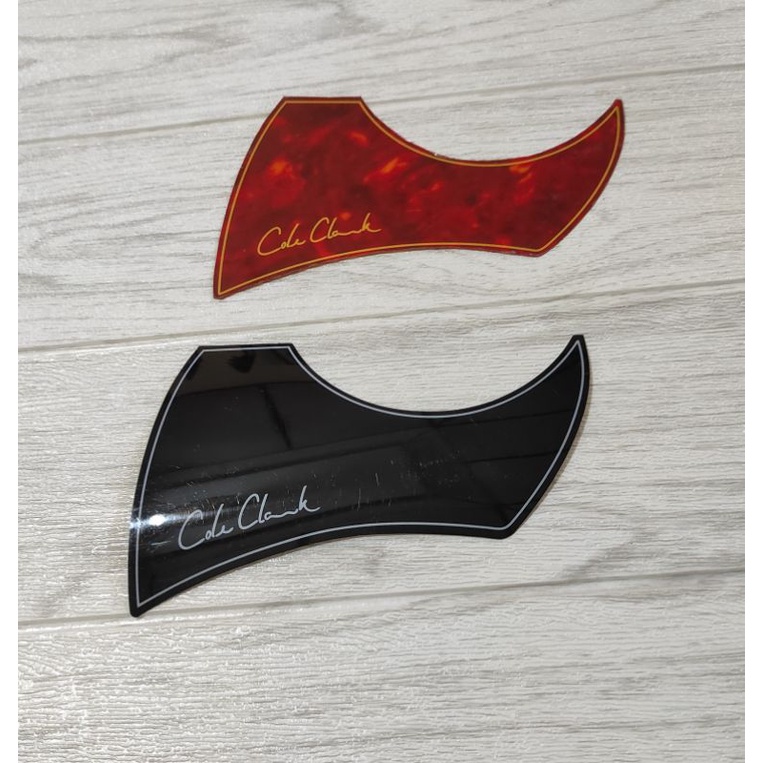 Pickguard atau mika pelindung gitar akustik coleclark