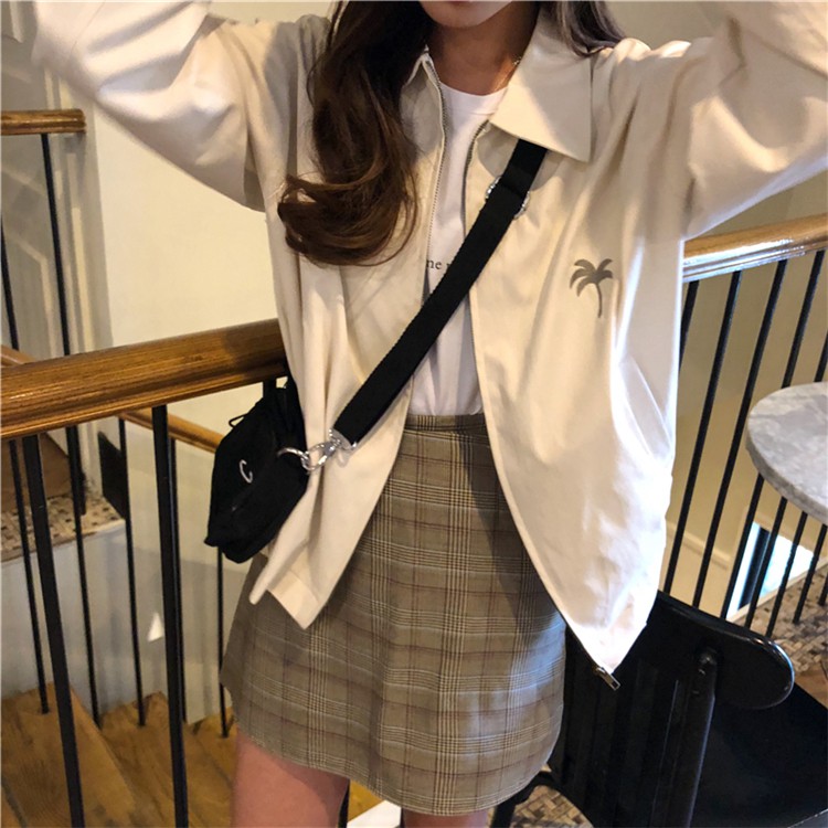 Jaket Model Lengan Panjang Motif Bordir untuk Wanita