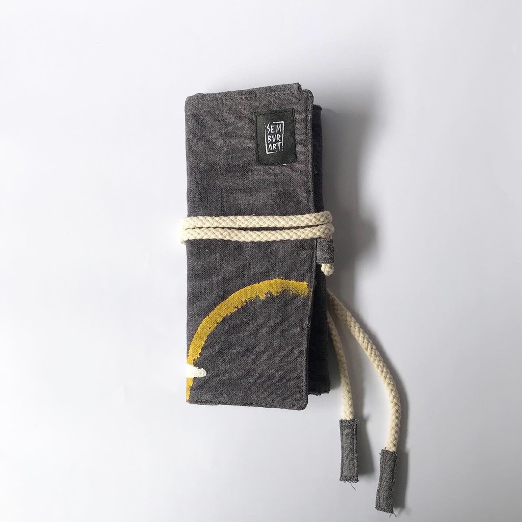 

SEMBURART - Tempat Pensil Gulung - Pencil Roll Short - Dark Grey