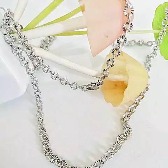 Kalung titanium rantai ukir donat sinar Panjang 45cm aksesoris fashion wanita anti karat