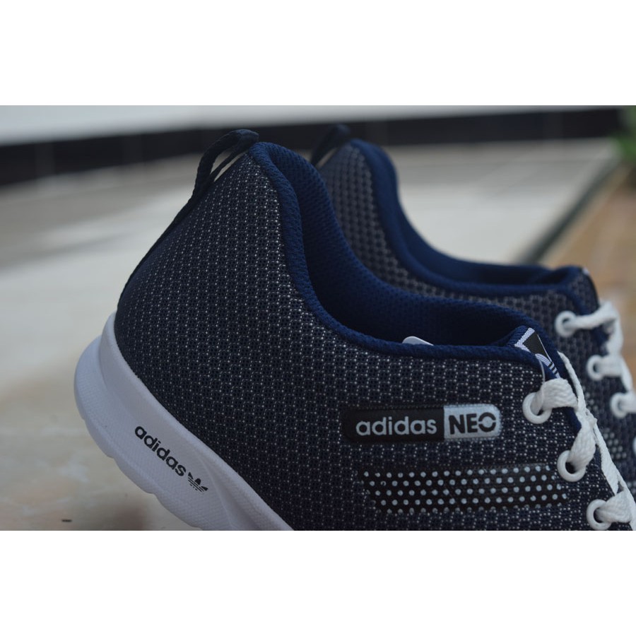 Sepatu Olahraga Adidas Neo Pria Navy