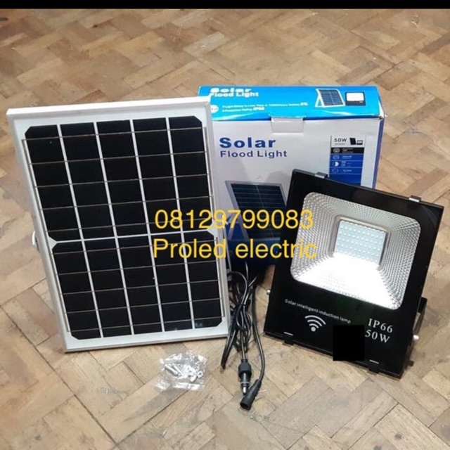 Lampu sorot led solar 50w 50 watt lampu led sorot led tembak floodlight led outdoor solar sel