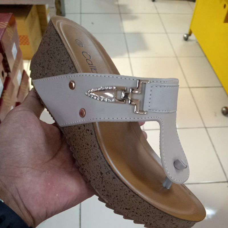sandal calbi ori krem