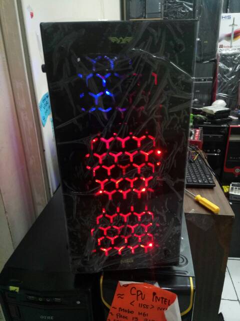 cpu gaming A8 7650k /memory 4 gb / hdd 320 gb / vga card 2 gb ddr5/ m1g/m1x