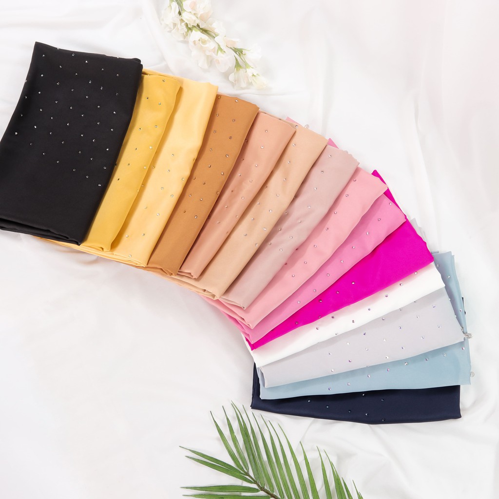 Prive Scarf - Kelly Puspita Satin Silk Square Crystal Premium by Nadiya