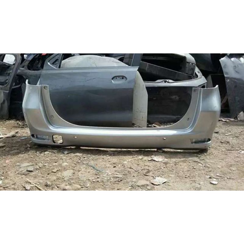 bumper belakang avanza 2012