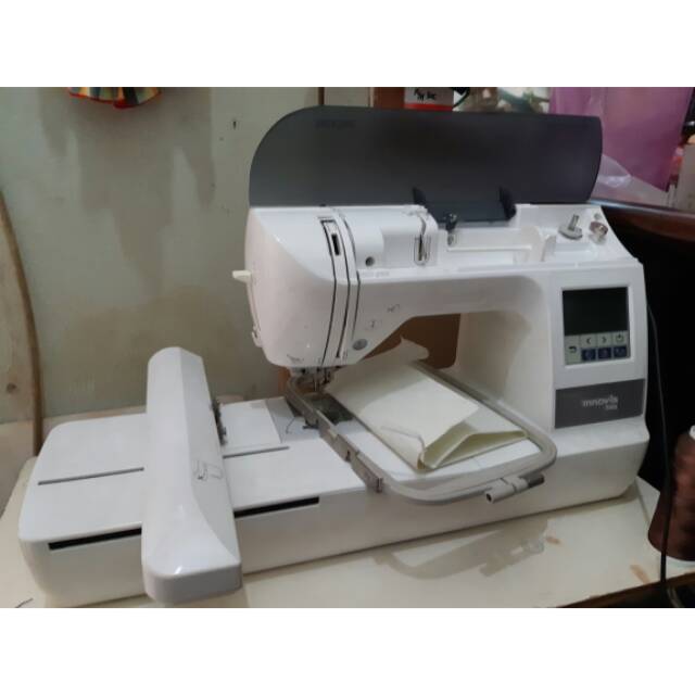 Brother mesin jahit komputer Innov-is NV 750E