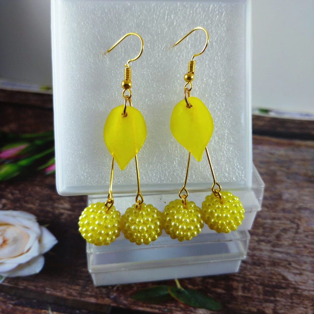 Giwang Murah/ Anting Hooks Kelopak Daun Acrylic Korean Juntai Manik Berry By Tokopelanginicer