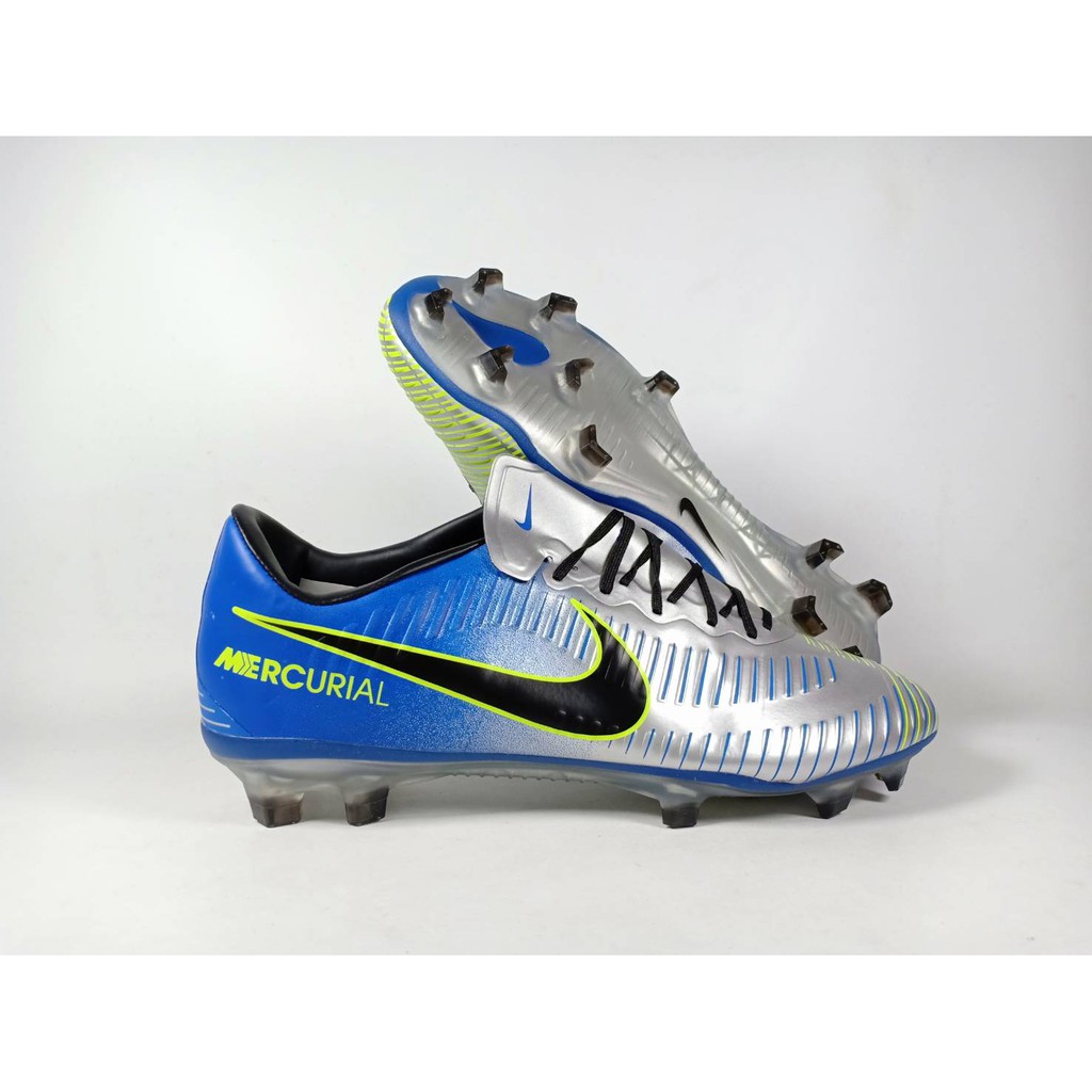 neymar r9 boots
