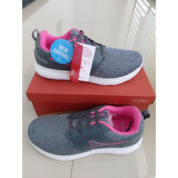 SEPATU ARDILES female-INJ