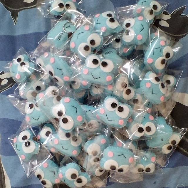 Gantungan kunci flanel /souvenir ultah /souvenir nikah /aplikasi boneka flanel