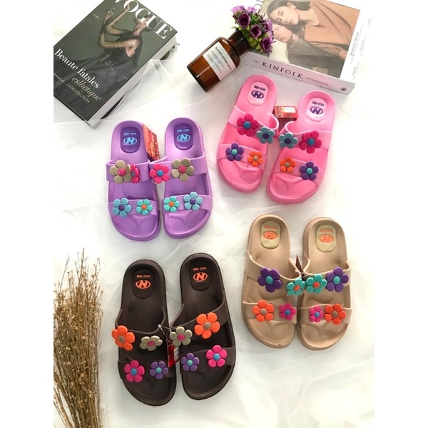 SANDAL SLOP BAN DUA BUNGA DAISY NE LB-E 5108 (KNS)