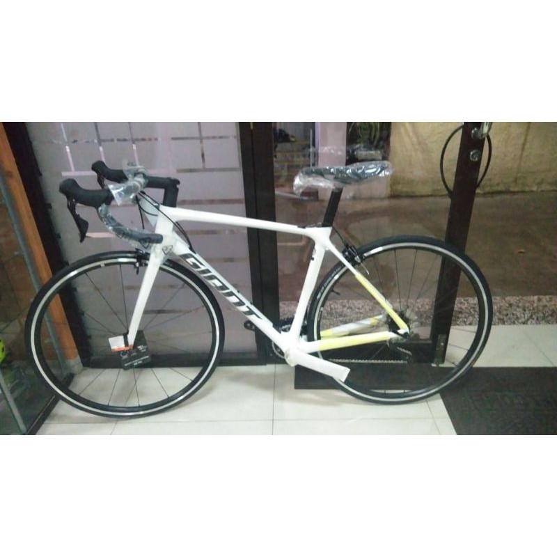 ROADBIKE GIANT TCR ADV 2 KOM SIZE XS BARU