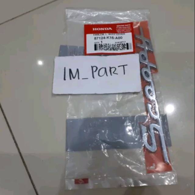 Emblem kiri Scoopy fi 2012-2016 original