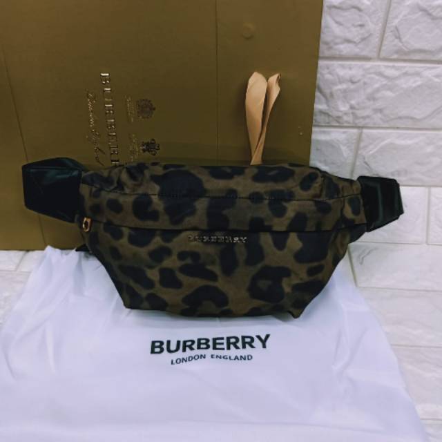 Tas Bumbag Burberry Loreng Premium Quality