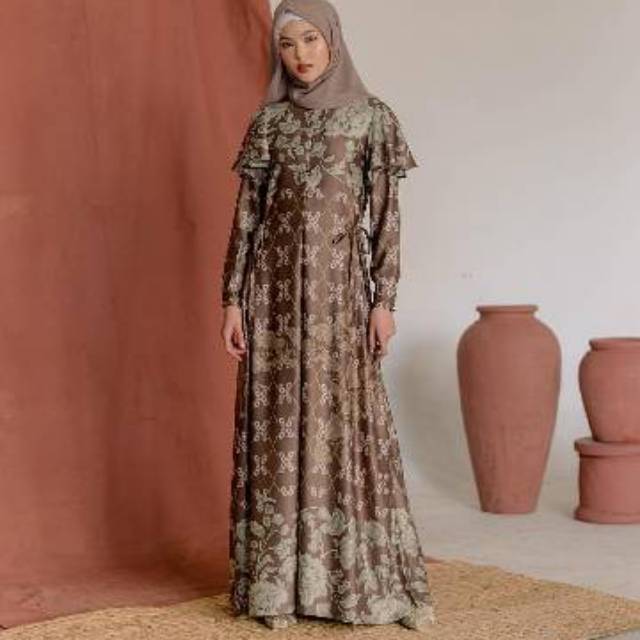 Rinjani dress soil M wearing klamby WK