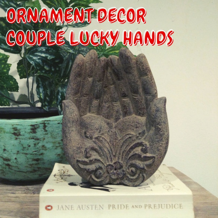 Leolle Pajangan Objek Dekorasi Couple Lucky Hand 18cm