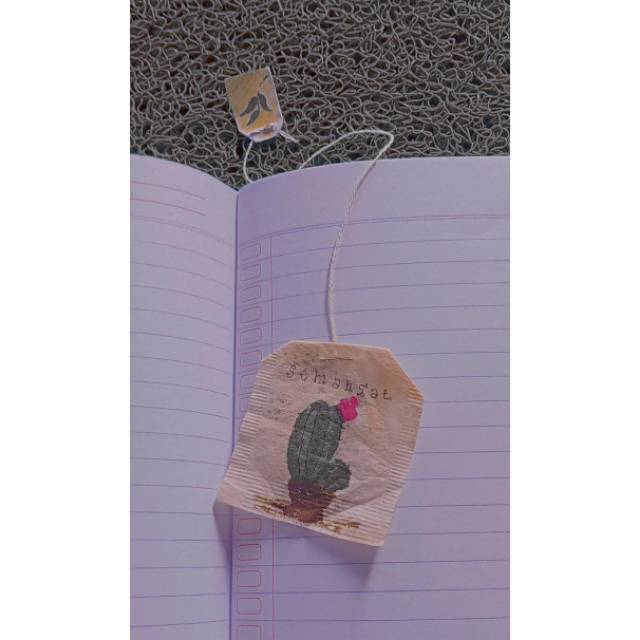 Pembatas buku kertas aestetik