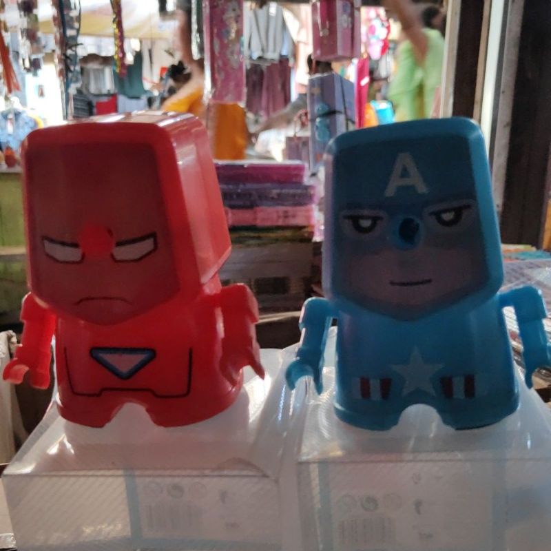 

Rautan putar karakter Superhero