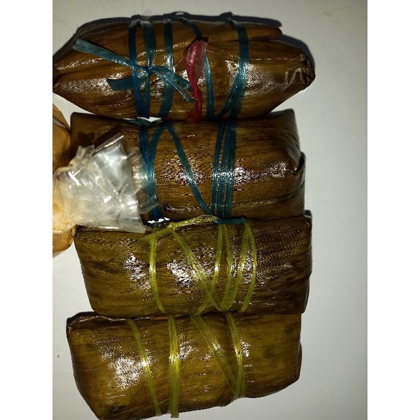 Arem Arem (Bongkos) Isi Daging Ayam / Vegetarian