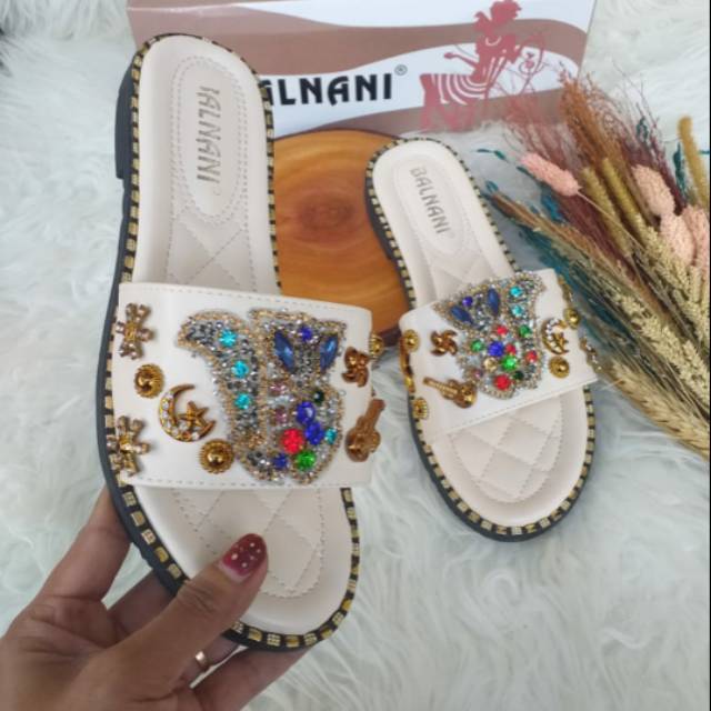 Sandal balnani import