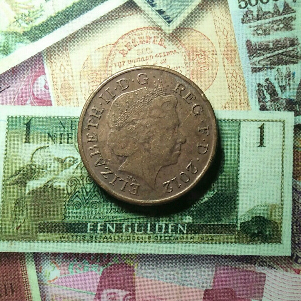 KM 186 - Koin 1 Peny Elizabeth 2 Tahun 2012