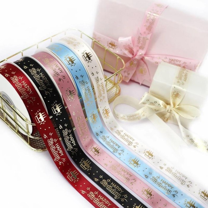

Pita Satin Happy Birthday Pita Ulang Tahun Pita Kado Per 3 M, L: 2cm