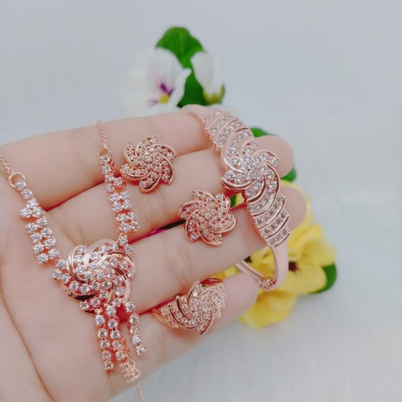 Set Kipas replika berlian (kalung+gelang+anting+cincin). Free Box