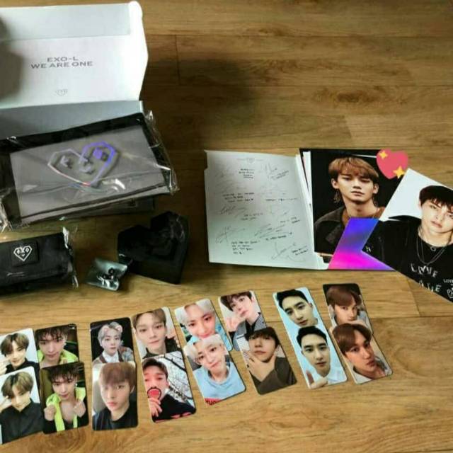 Sharing Ace Member Kit EXO