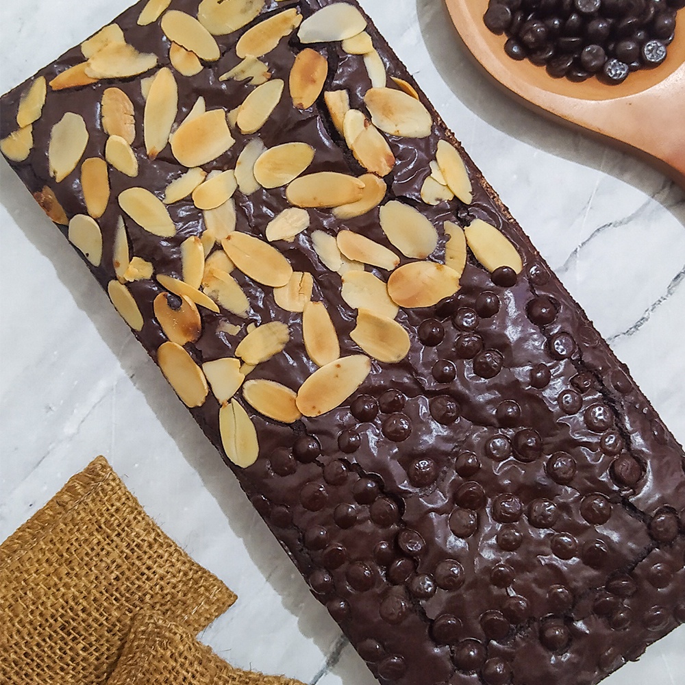 

Brownies Panggang Fudgy Mix Topping size 22x11cm