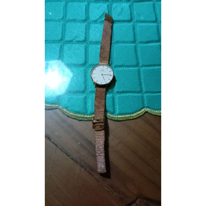 Preloved Second jam Daniel Wellington Original