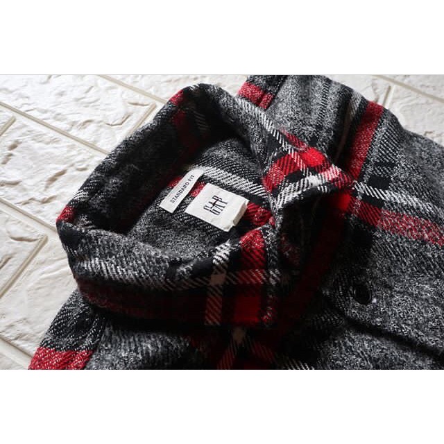 GAP Man Dark Grey - Red Plaid Flannel Overshirt