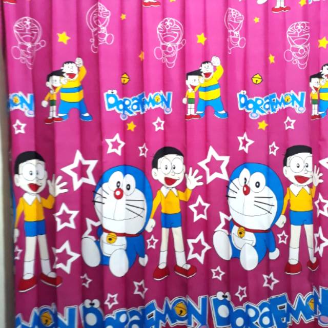 Gorden jendela tanggung Doraemon premium pink ukuran lebar 150 cm x tinggi 190 cm