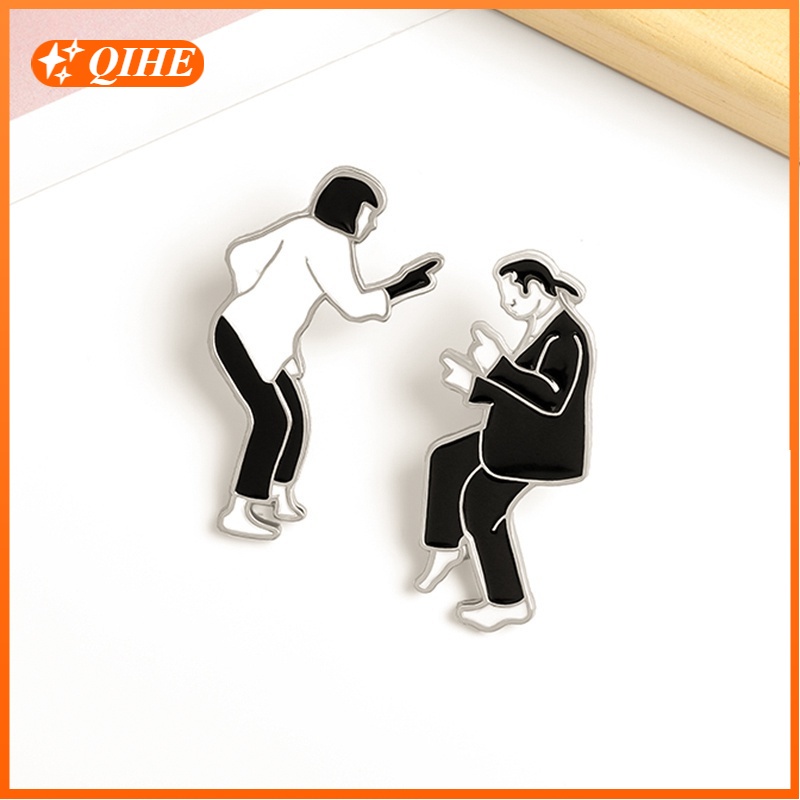 2pcs Bros Pin Enamel Desain Film Pulp Fiction Warna Hitam Putih