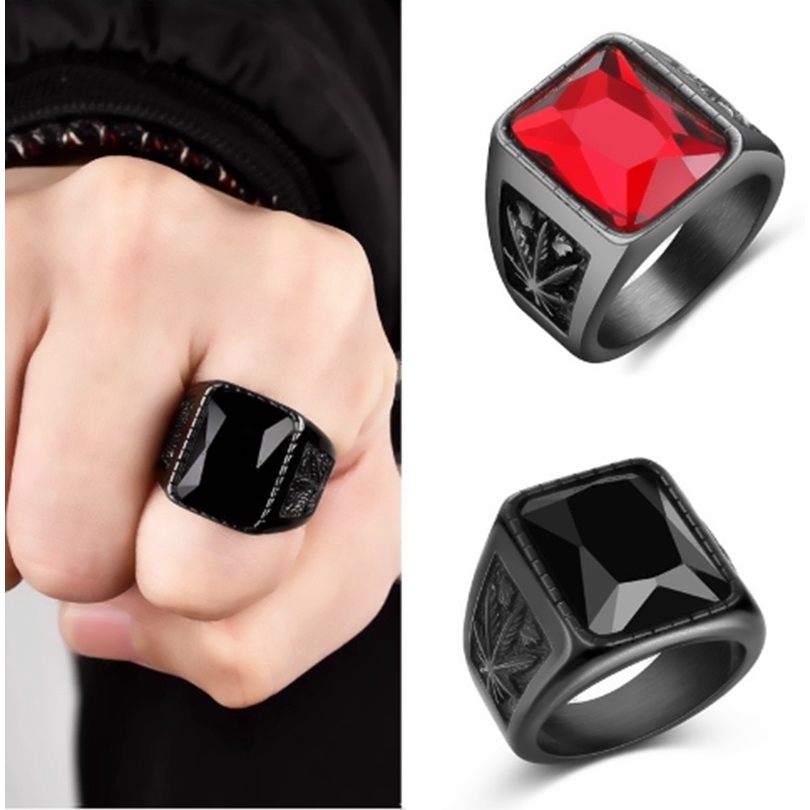 Cincin Hip Hop Vintage Punk Warna Hitam / Merah untuk Pria