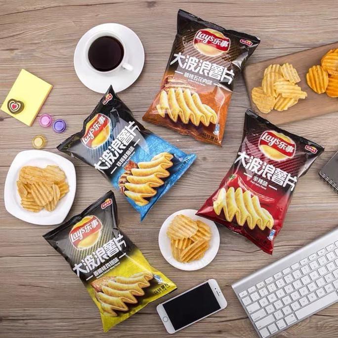 

Restock Snack Lays Chips Maxx Import - Grilled Pork