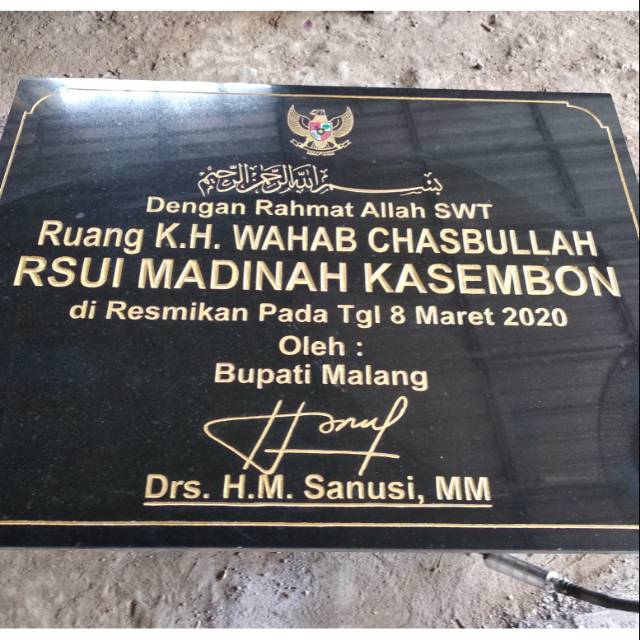 

Prasasti peresmian 60*90