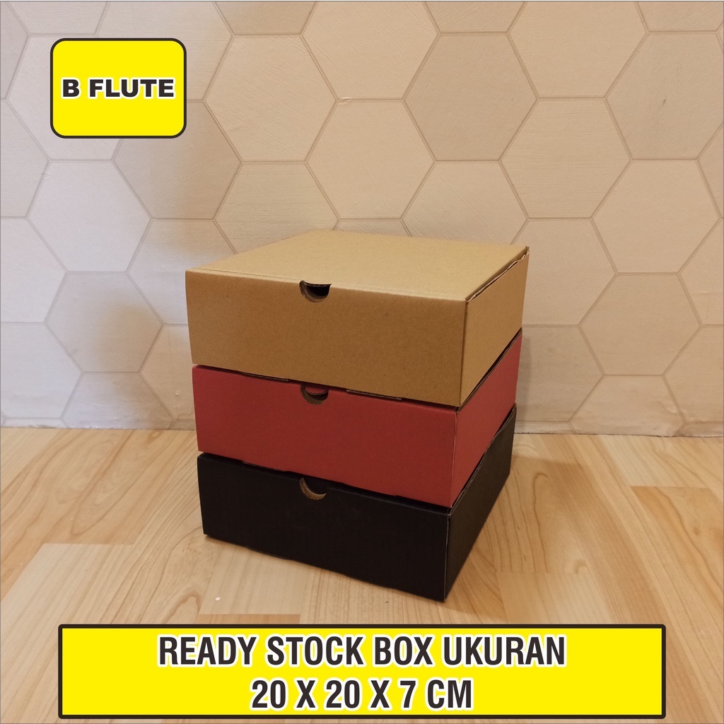 

BOX 20X20X7 CM HAMPERS | KADO | PIZZA | GIFT | POLOS | AKSESORIS
