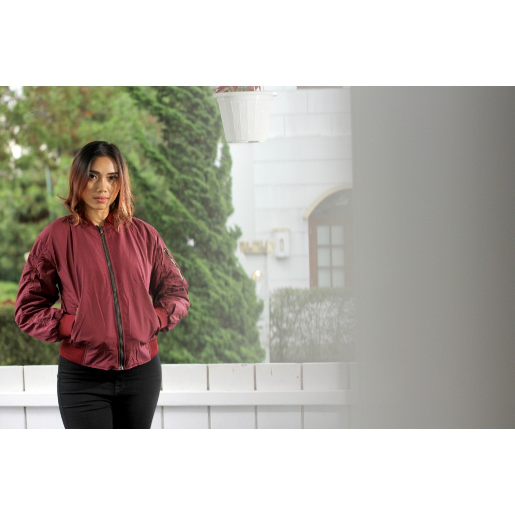 Jaket Bomber Polos Wanita Maroon Furing Dakron