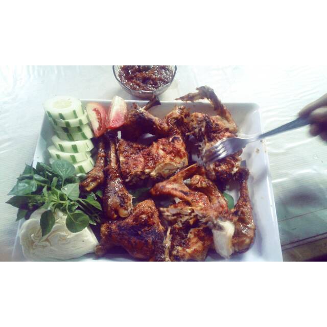 

Ayam panggang sami ayem Durenan Trenggalek