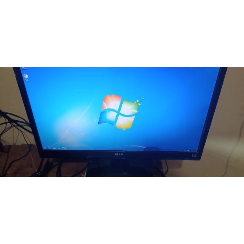 monitor lcd komputer Lg22 wide minus sedikit