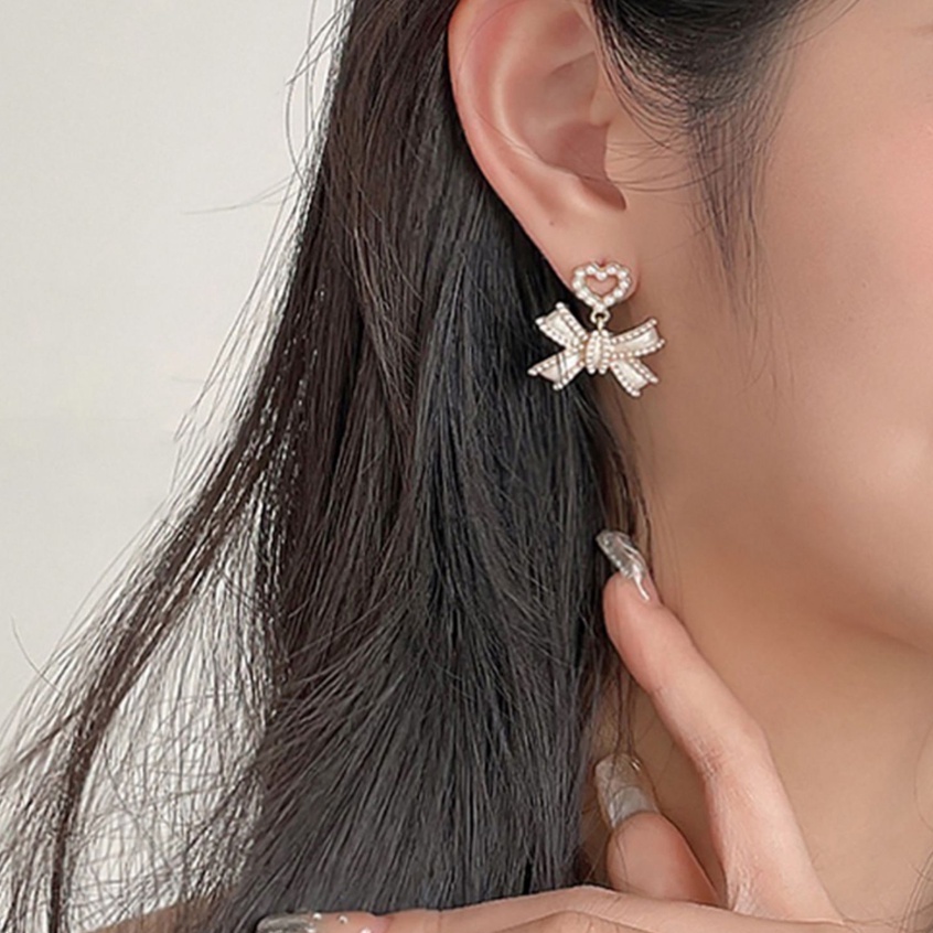 Anting Stud Bentuk Hati Aksen Mutiara Gaya Retro Untuk Wanita